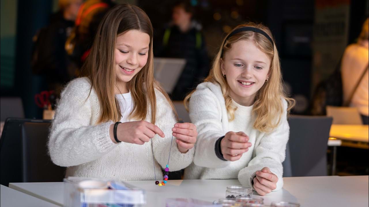 Jenter som perler