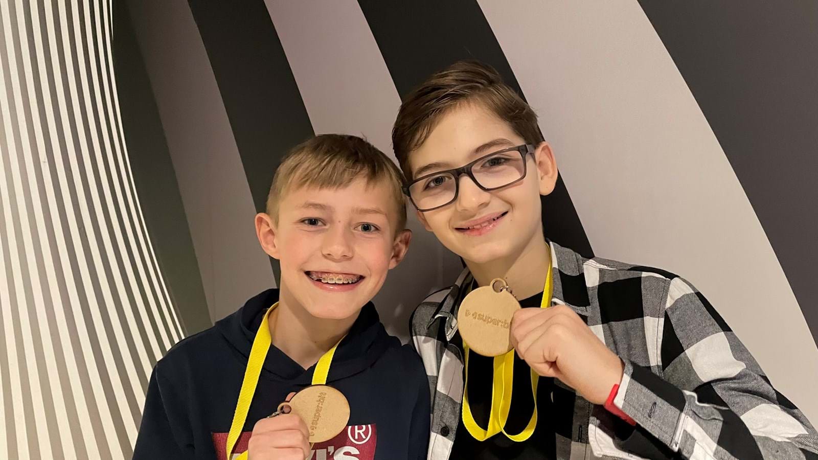 328130790 578396924150652 6931451076718524054 N